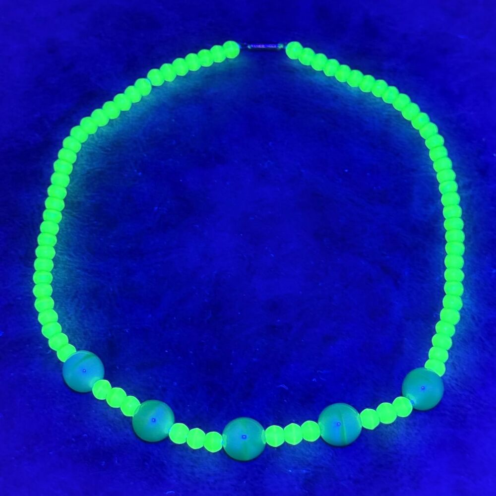 Vintage UV Uranium Fused Glass White Green Opaque Beads Necklace Czechoslovakia